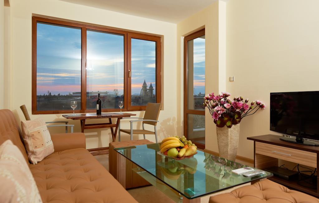 Stanny Court Aparthotel Nesebar Room photo