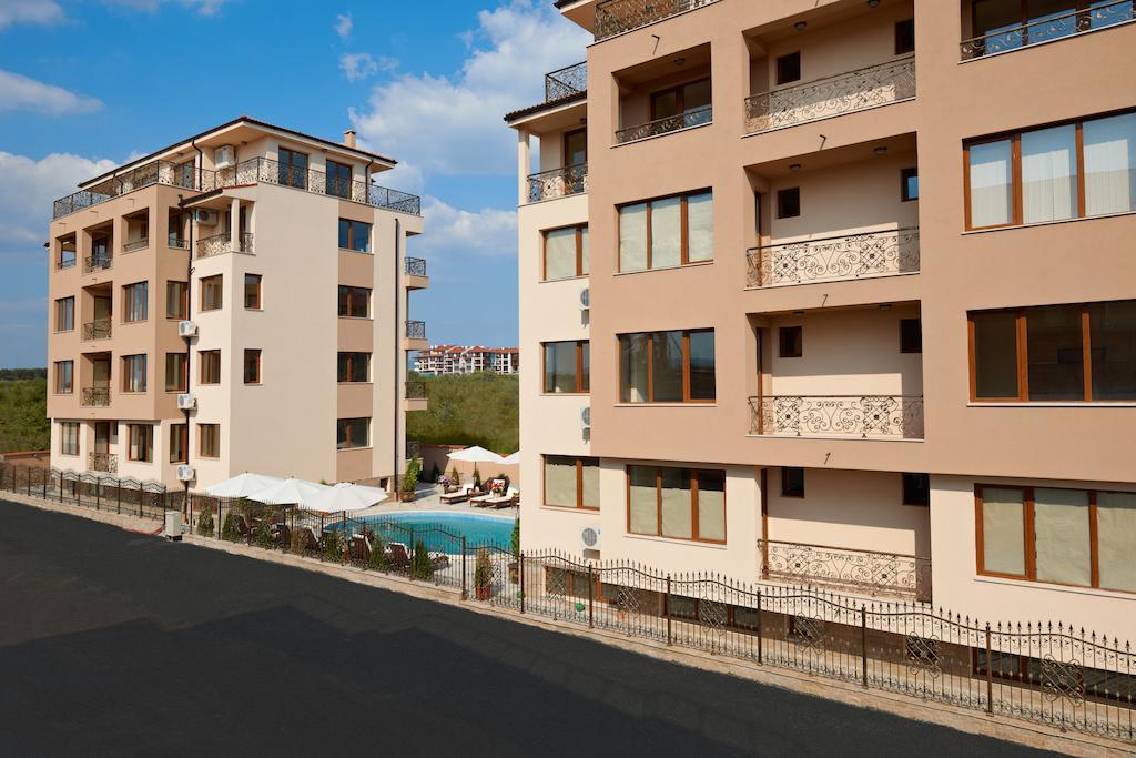 Stanny Court Aparthotel Nesebar Room photo